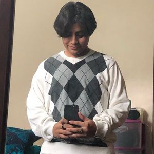 White/black/grey Van Heusen sweater